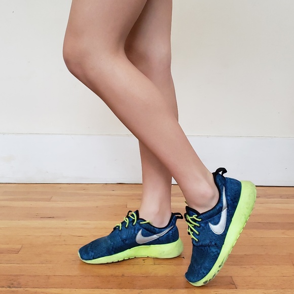 roshe sneakers womens